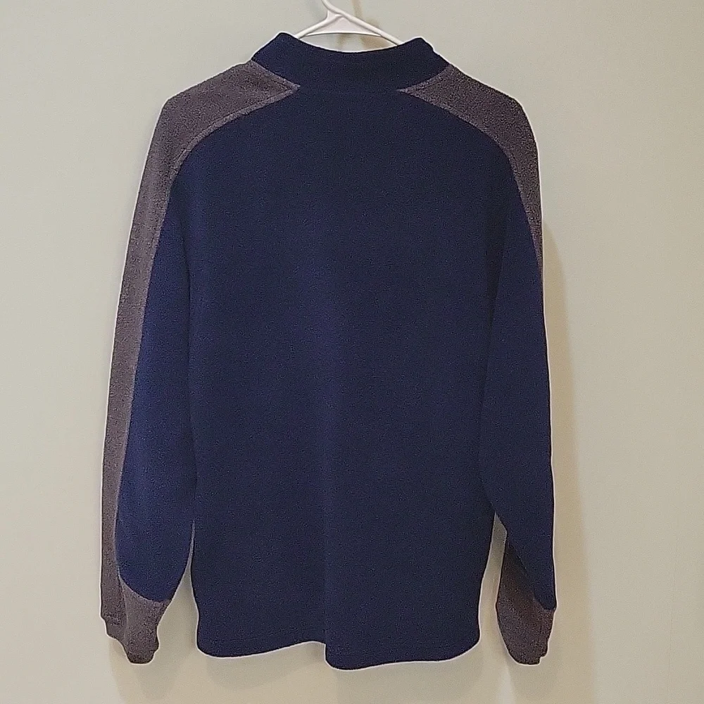 NIKE Penn State blue & gray fleece sweatshirt.  Zipper neck. Youth XL